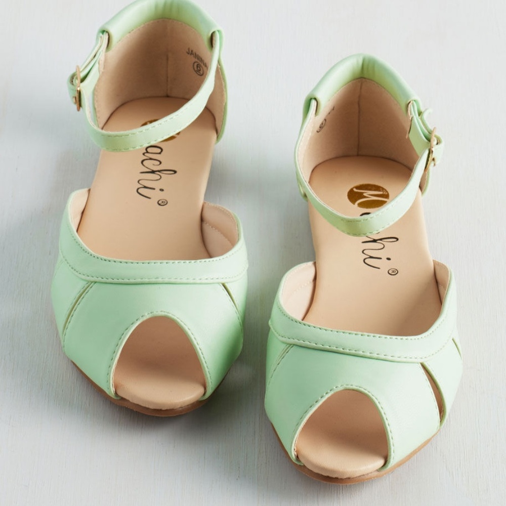 Modcloth mint flat sandals